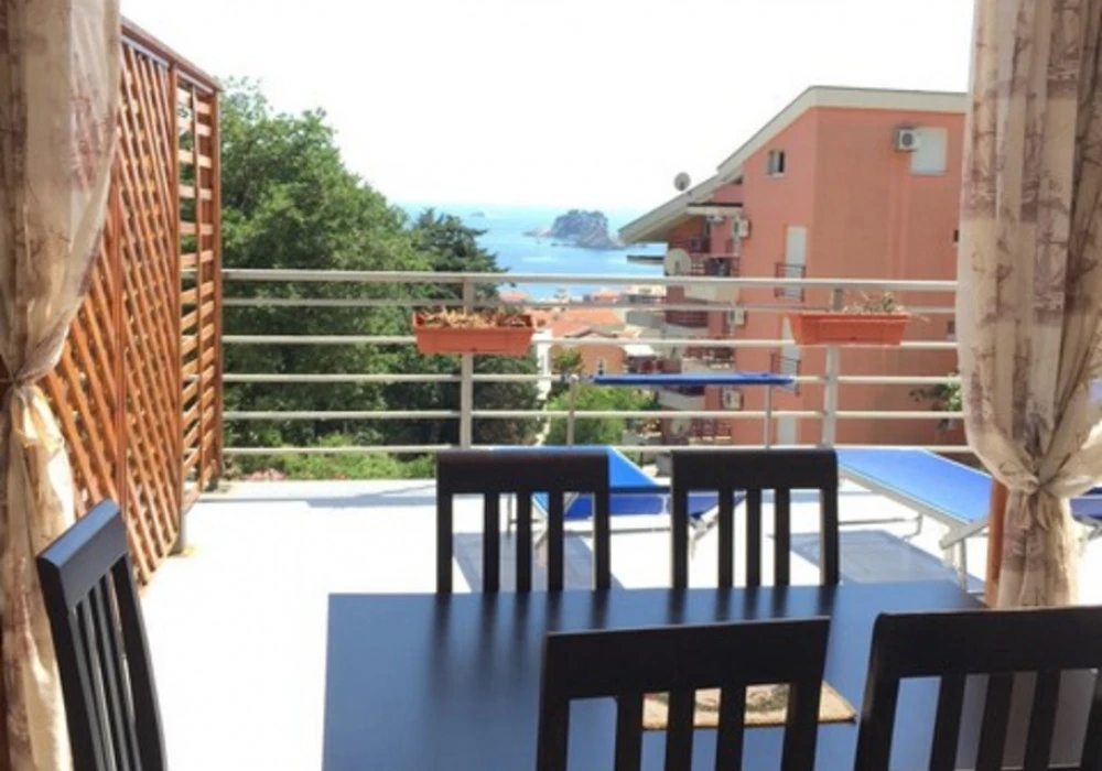 Apartments for sale 2 rooms, 128 m². Petrovac. 