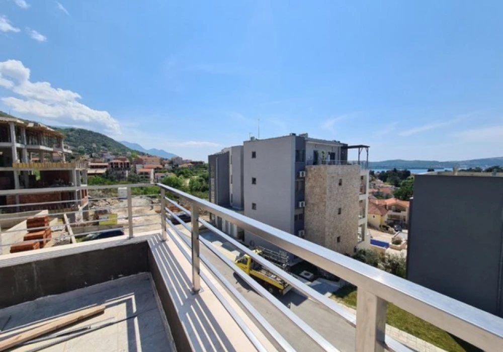 Apartments for sale 3 rooms, 124 m². Tivat. 