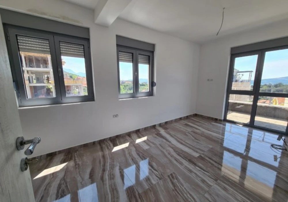 Apartments for sale 3 rooms, 124 m². Tivat. 