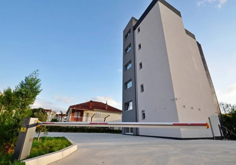 Stan na prodaju 3 собе, 124 m². Tivat. 