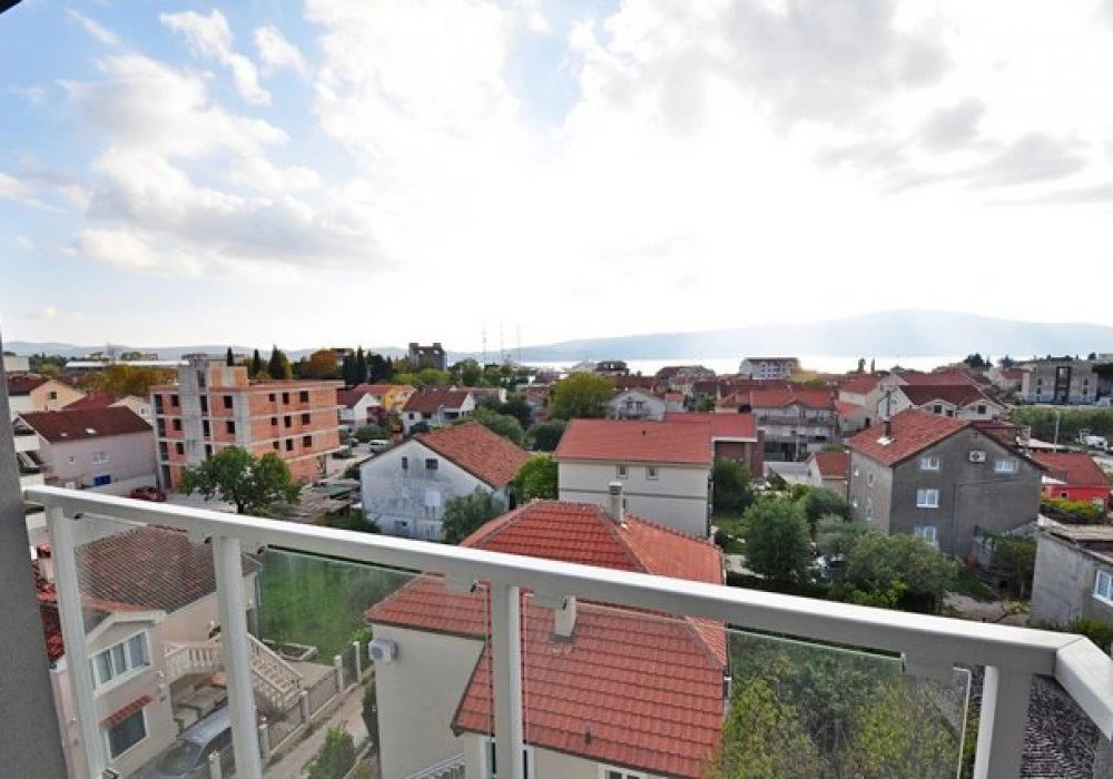 Apartments for sale 3 rooms, 124 m². Tivat. 