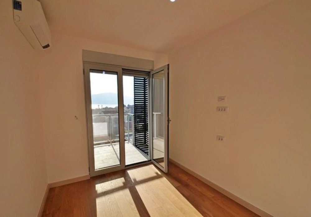 Stan na prodaju 3 собе, 124 m². Tivat. 