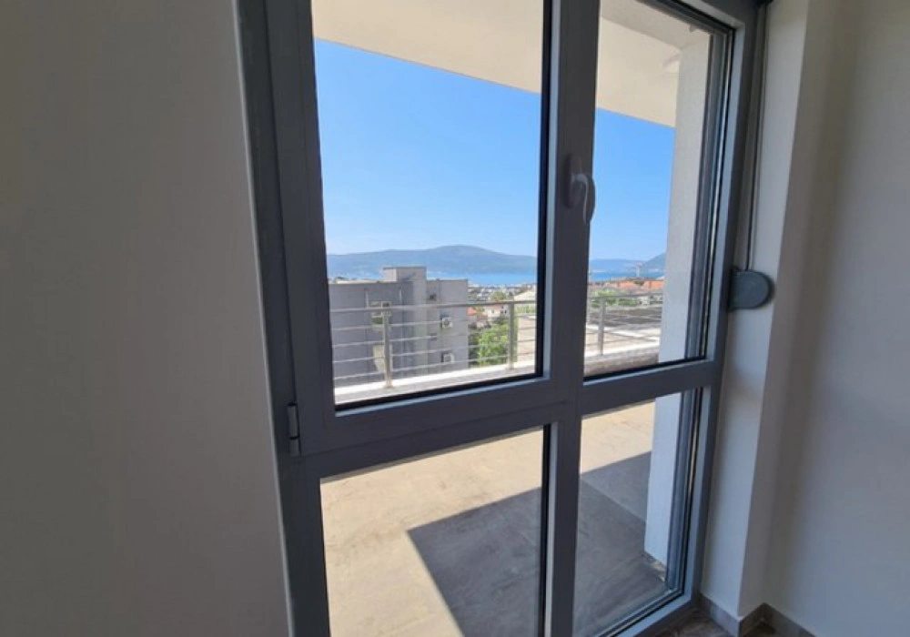 Apartments for sale 3 rooms, 124 m². Tivat. 