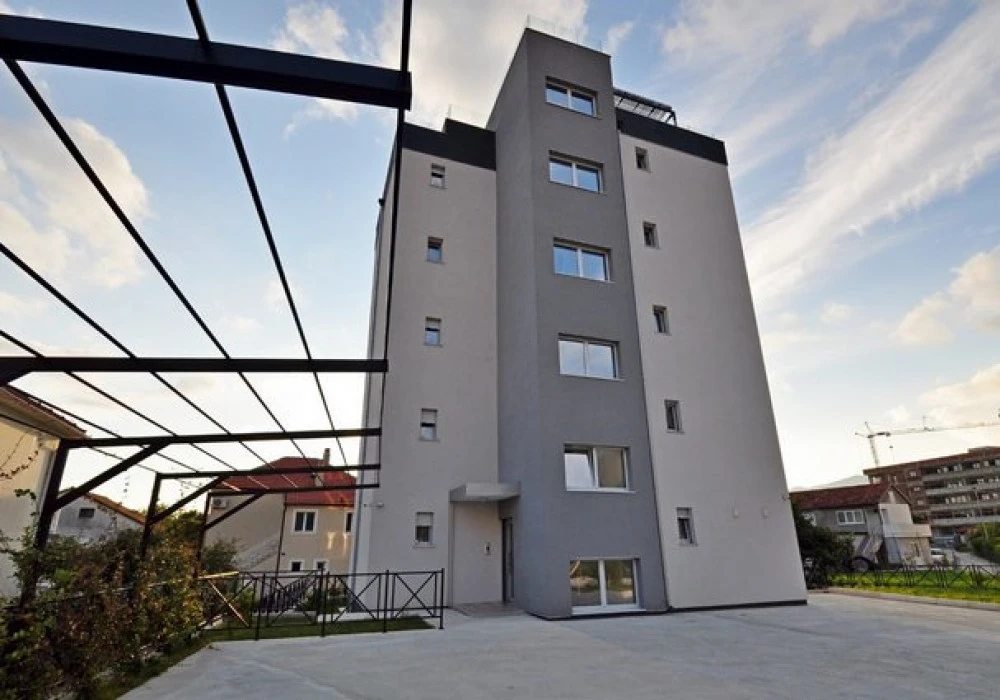 Stan na prodaju 3 собе, 124 m². Tivat. 