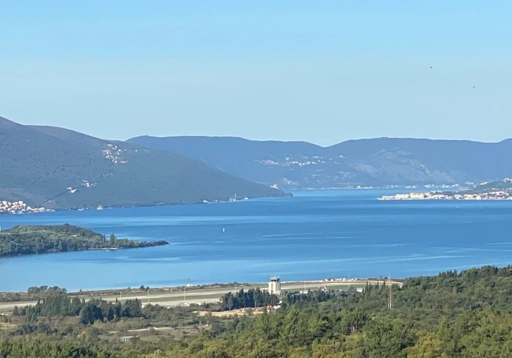 Land for sale for residential construction. Kotor. 