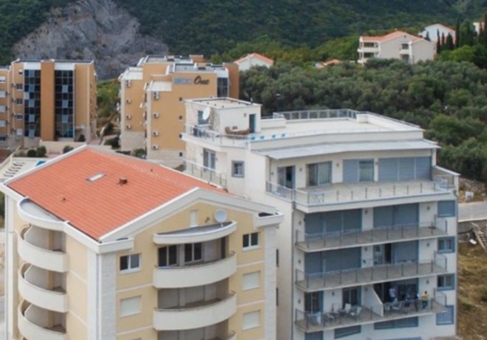 Apartments for sale 52 m². Becici. 