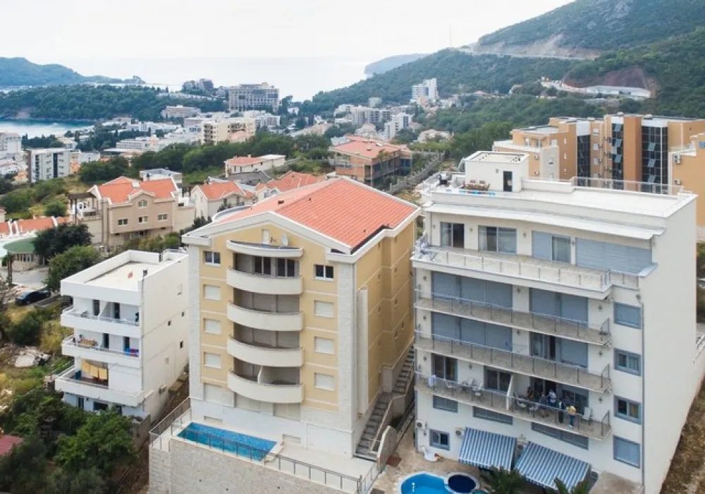 Apartments for sale 52 m². Becici. 