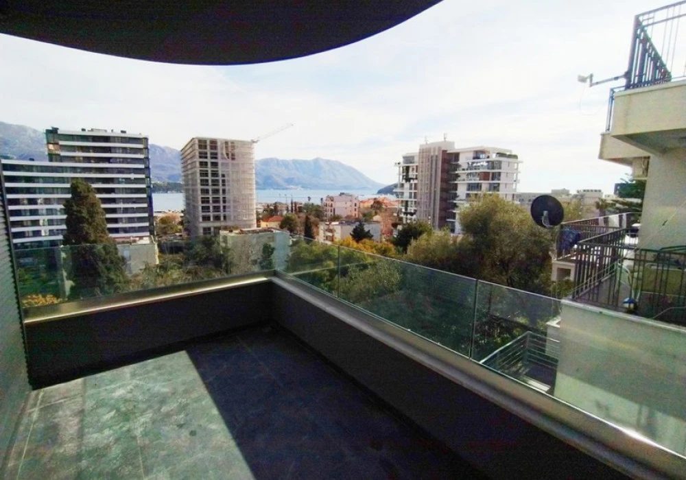 Apartments for sale 2 rooms, 69 m². Budva. 