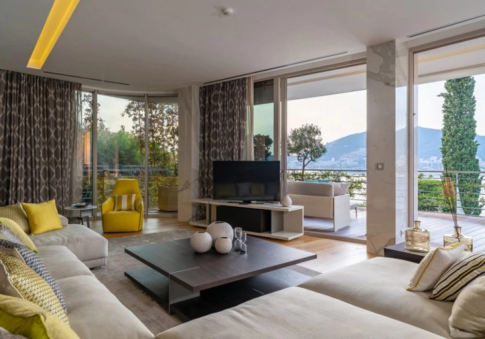 Apartments for sale 4 rooms, 347 m². Budva. 