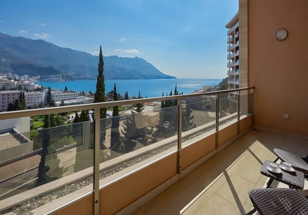 Apartments for sale 2 rooms, 98 m². Budva. 