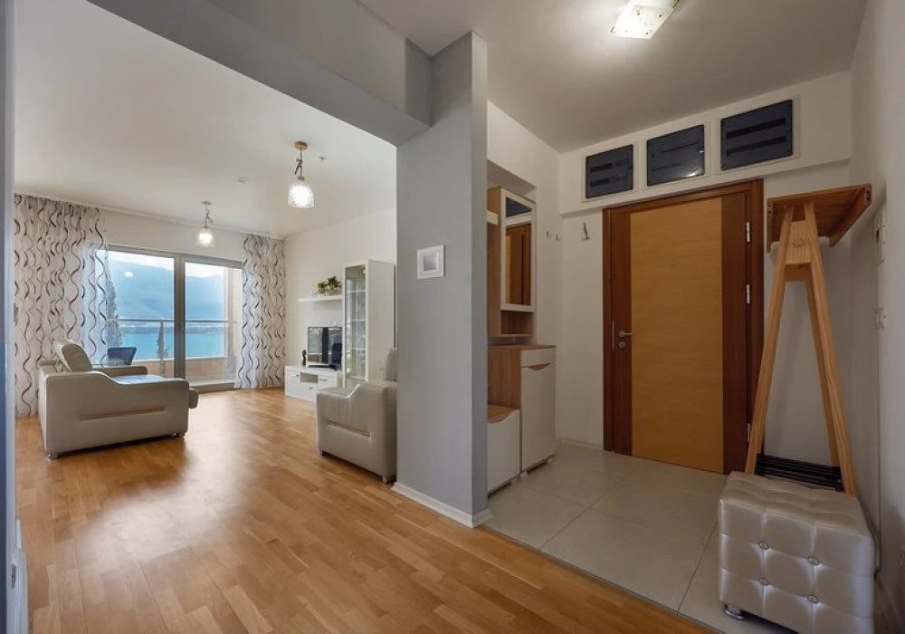 Stan na prodaju 2 собе, 98 m². Budva. 