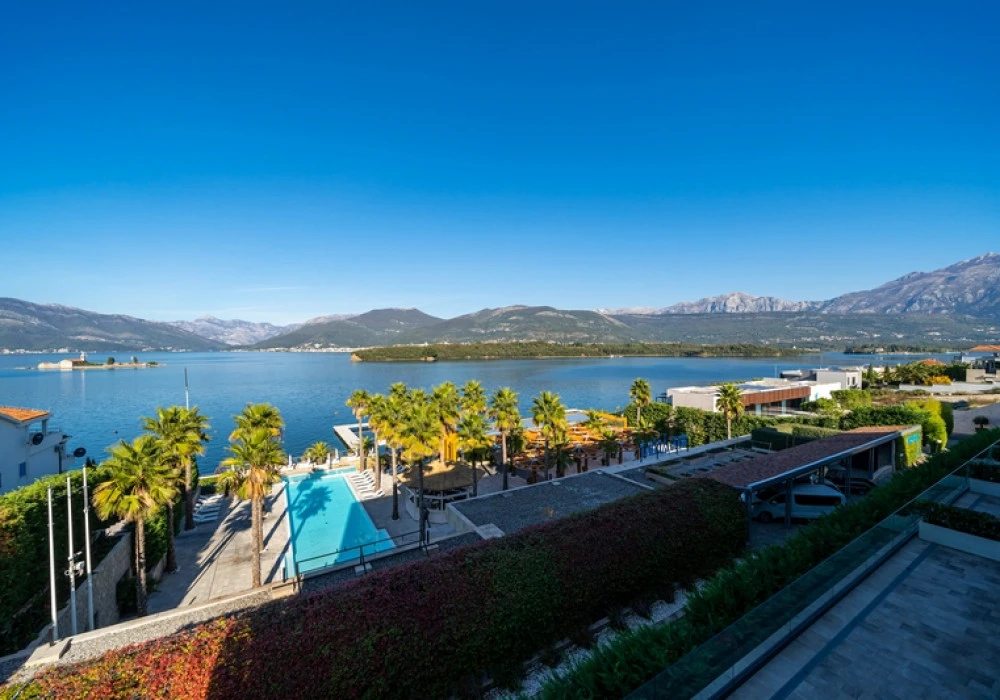 Apartments for sale 2 rooms, 193 m². Tivat. 