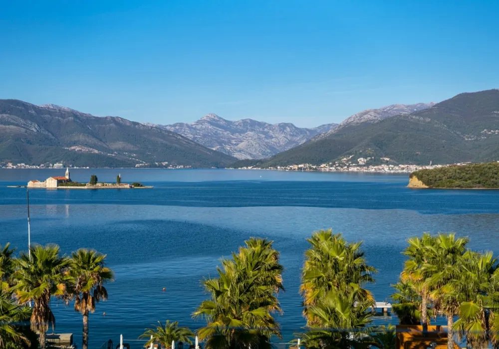 Apartments for sale 2 rooms, 195 m². Tivat. 