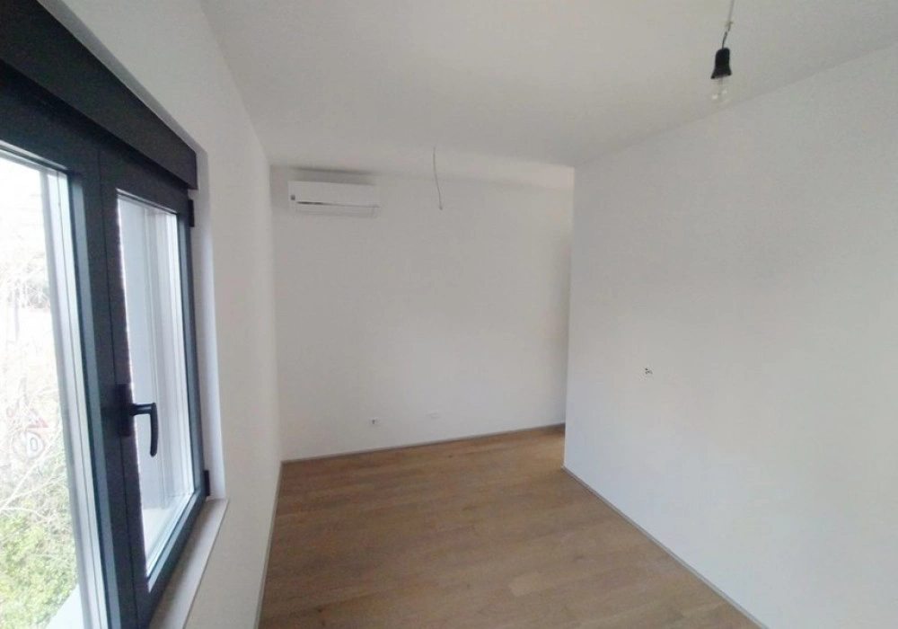 Stan na prodaju 3 собе, 121 m². Budva. 