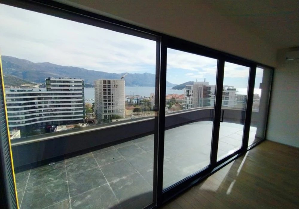 Stan na prodaju 3 собе, 121 m². Budva. 