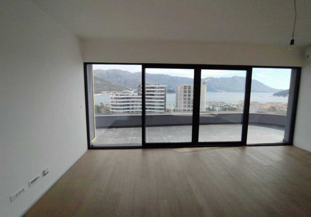 Stan na prodaju 3 собе, 121 m². Budva. 