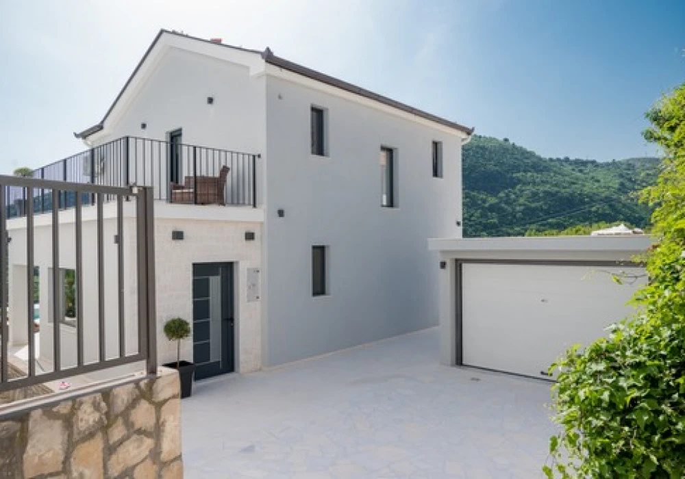 Kuća na prodaju 2 собе, 160 m². Becici. 