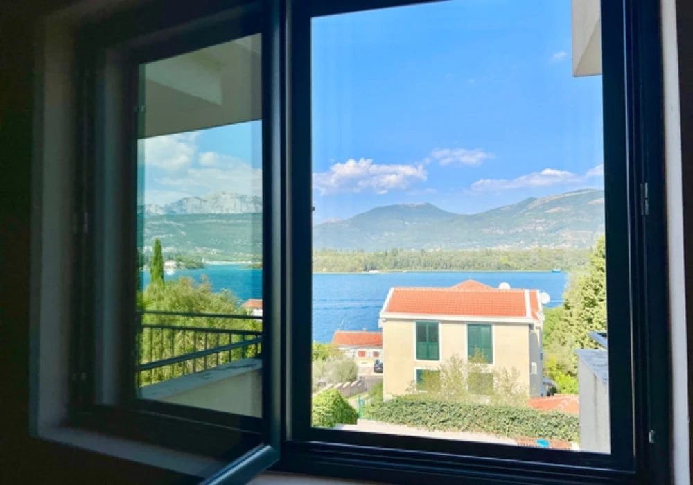 Apartments for sale 2 rooms, 74 m². Tivat. 