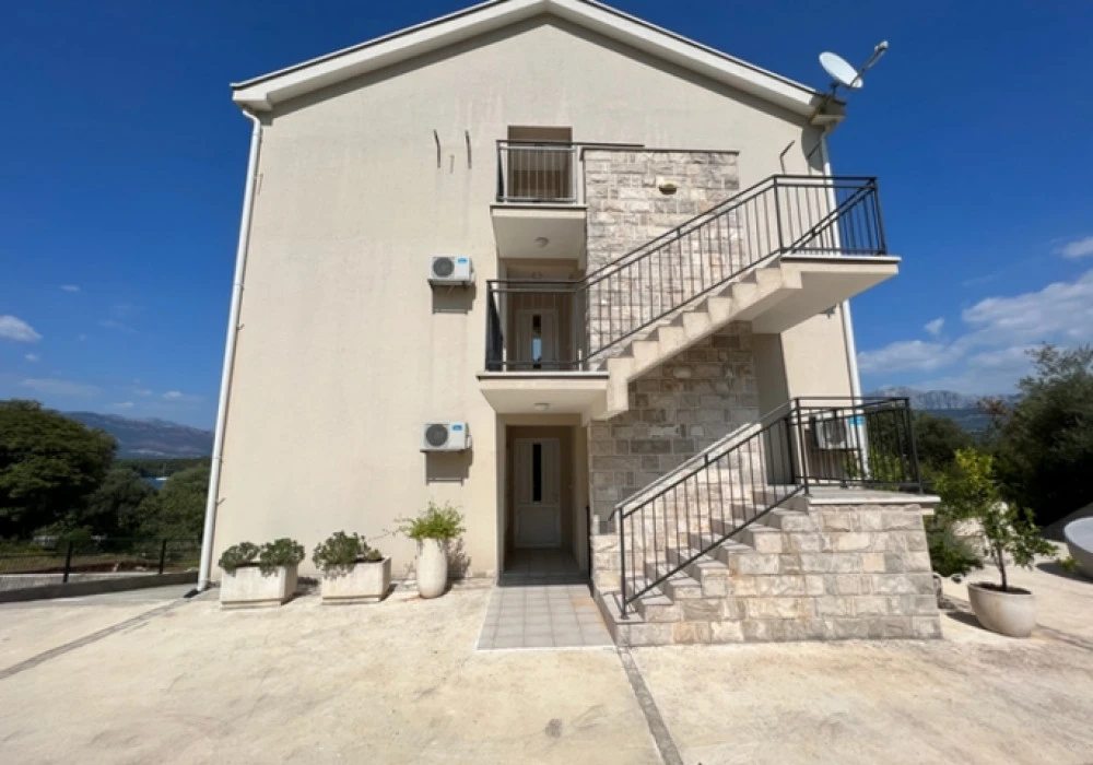 Apartments for sale 2 rooms, 74 m². Tivat. 