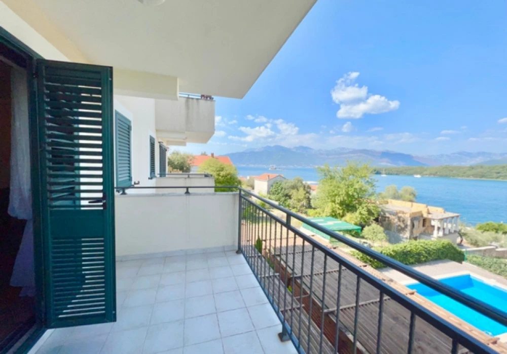 Apartments for sale 2 rooms, 74 m². Tivat. 