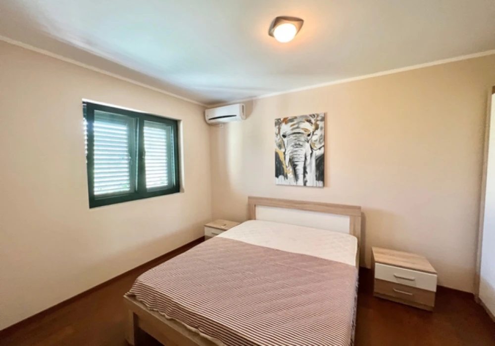 Stan na prodaju 2 собе, 74 m². Tivat. 