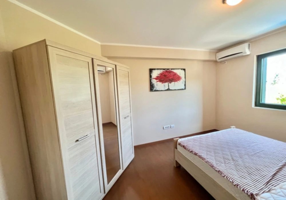 Stan na prodaju 2 собе, 74 m². Tivat. 