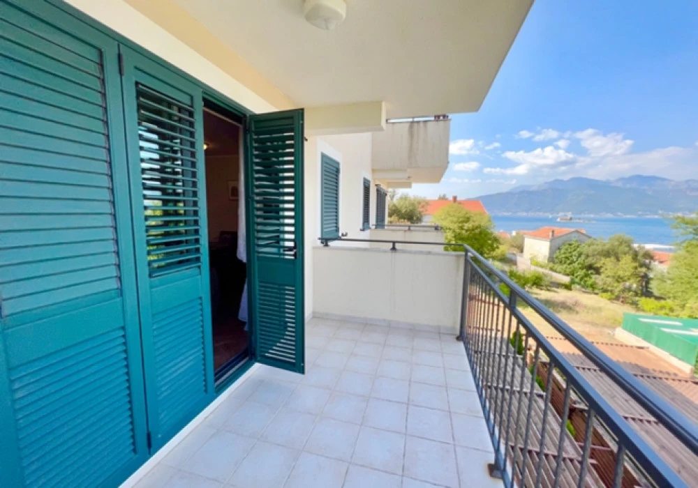 Apartments for sale 2 rooms, 74 m². Tivat. 