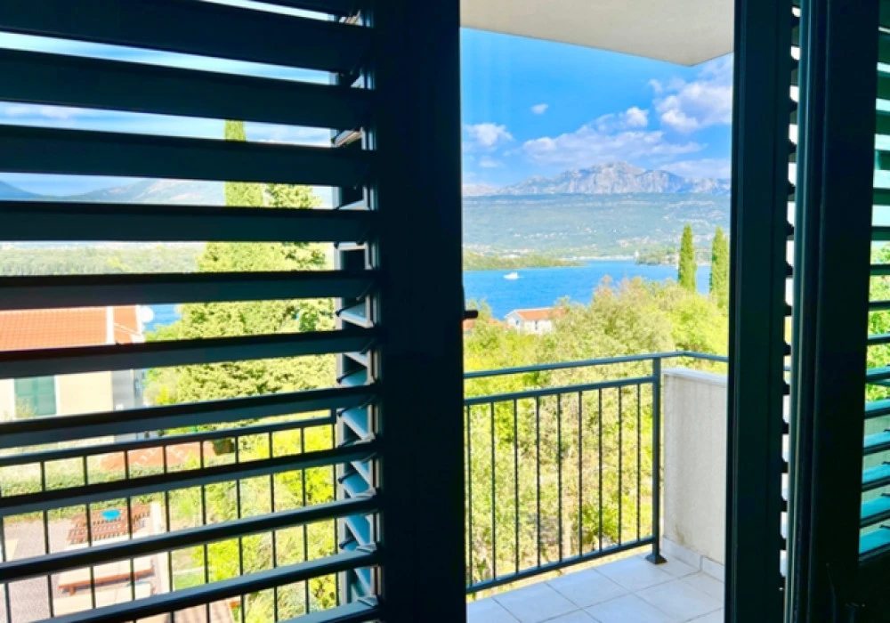 Apartments for sale 2 rooms, 74 m². Tivat. 