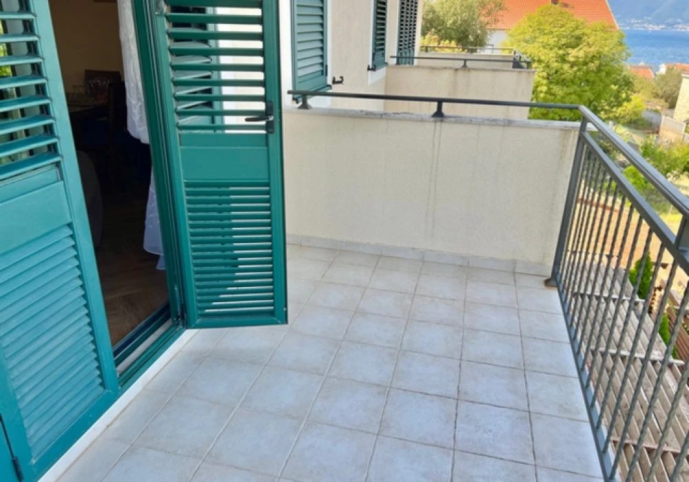 Stan na prodaju 2 собе, 74 m². Tivat. 