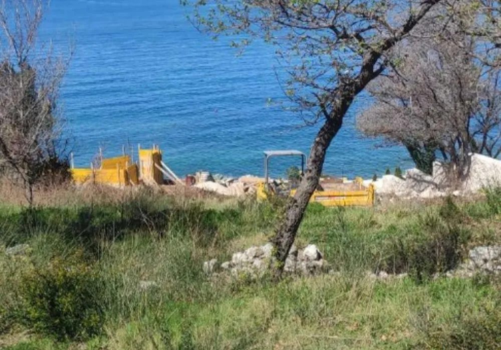 Land for sale for residential construction. Rezevici. 