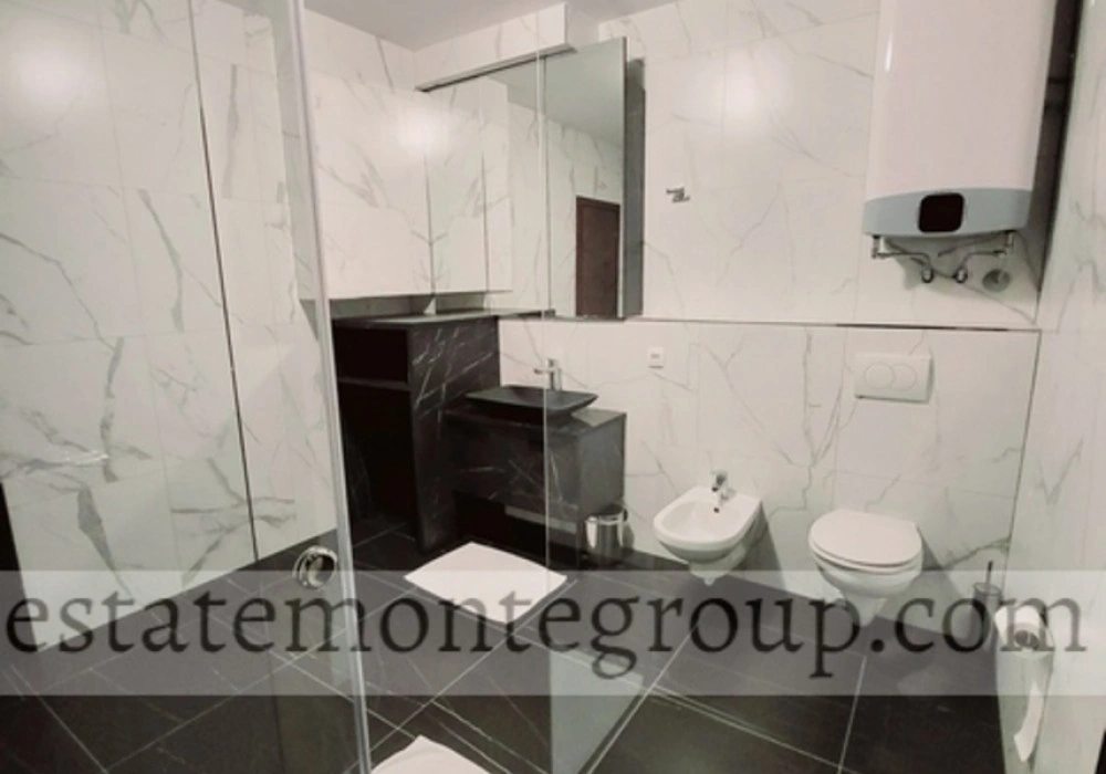 Apartments for sale 2 rooms, 92 m². Rafailovici. 