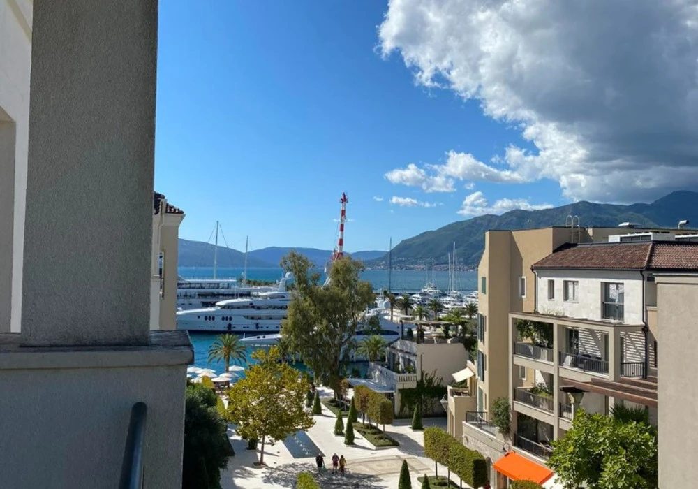 Apartments for sale 75 m². Tivat. 