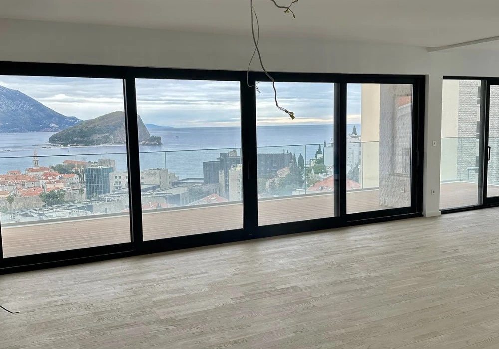 Stan na prodaju 2 собе, 111 m². Budva. 