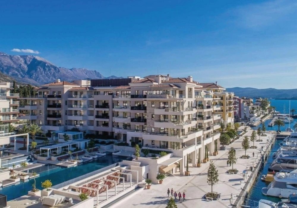 Apartments for sale 2 rooms, 107 m². Tivat. 