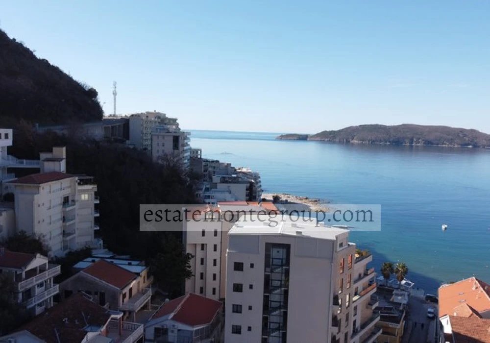 Apartments for sale 2 rooms, 81 m². Rafailovici. 