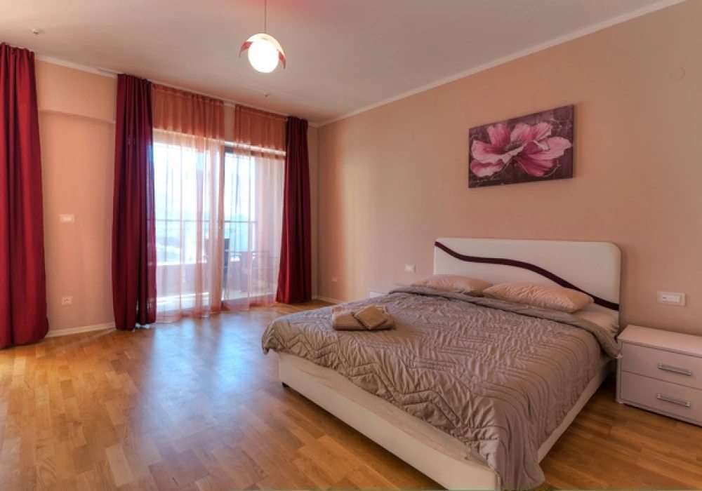 Apartments for sale 4 rooms, 149 m². Budva. 