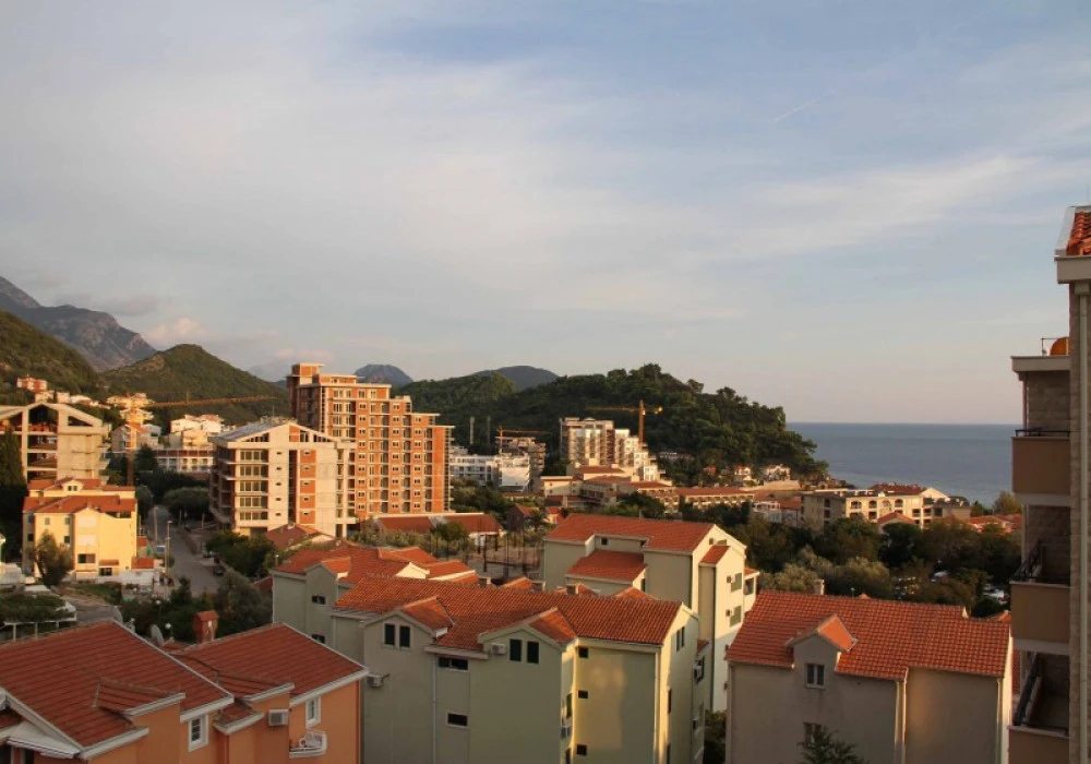 Apartments for sale 2 rooms, 76 m². Petrovac. 