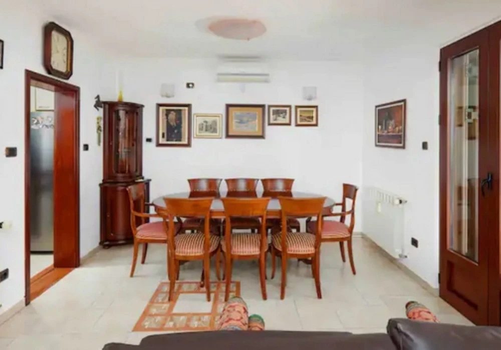 House for sale 3 rooms, 120 m². Dobrota. 