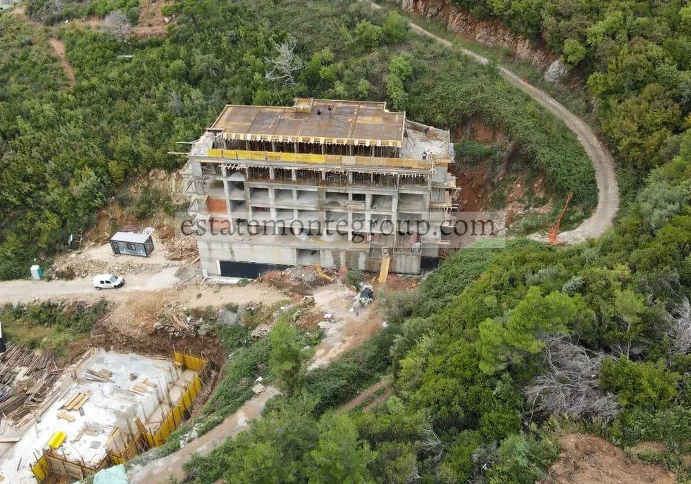 Stan na prodaju 3 собе, 138 m². Budva. 