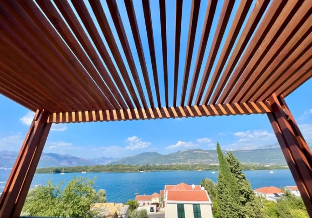 Stan na prodaju 2 собе, 98 m². Tivat. 