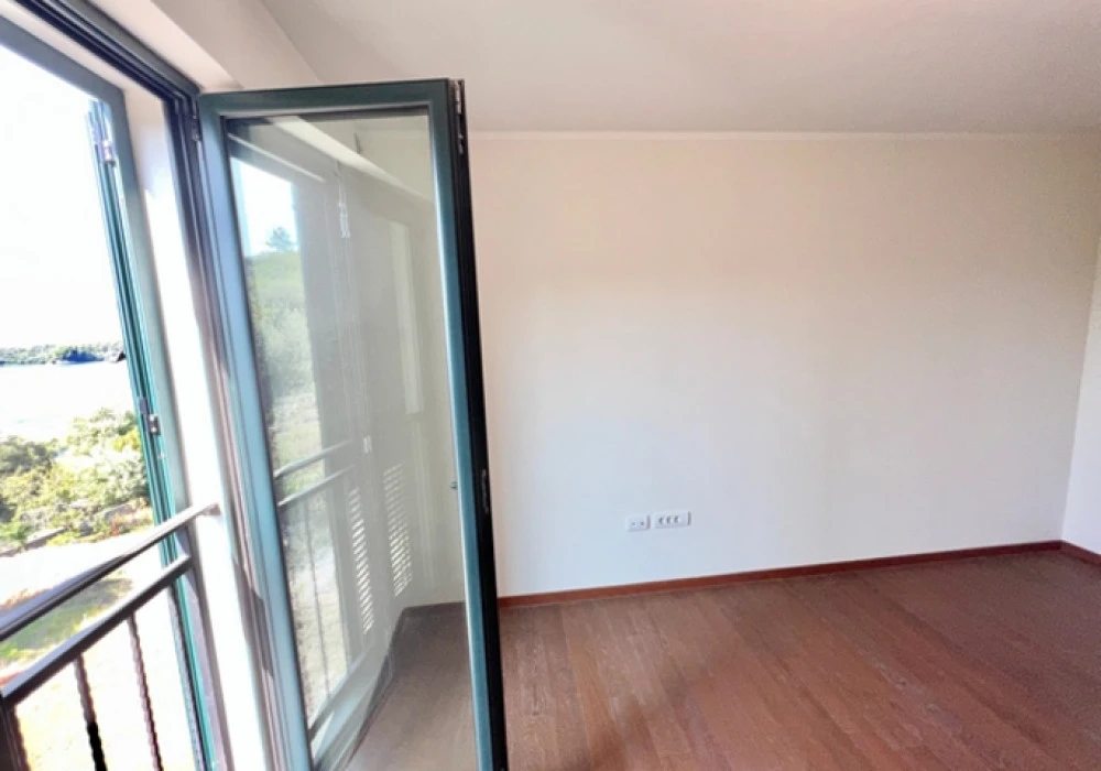 Stan na prodaju 2 собе, 98 m². Tivat. 