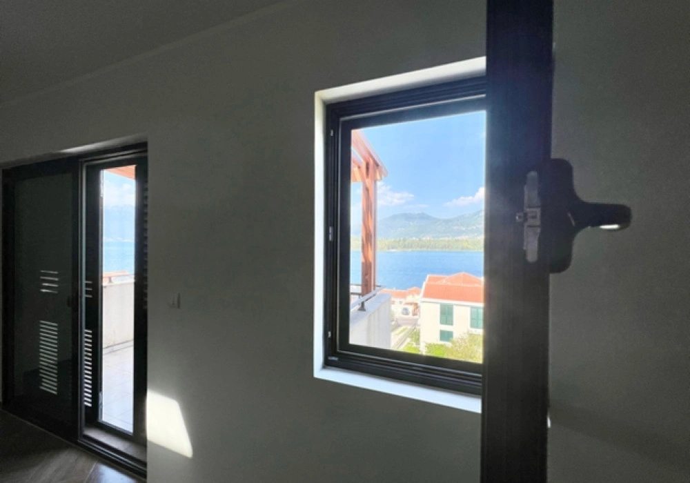 Apartments for sale 2 rooms, 98 m². Tivat. 