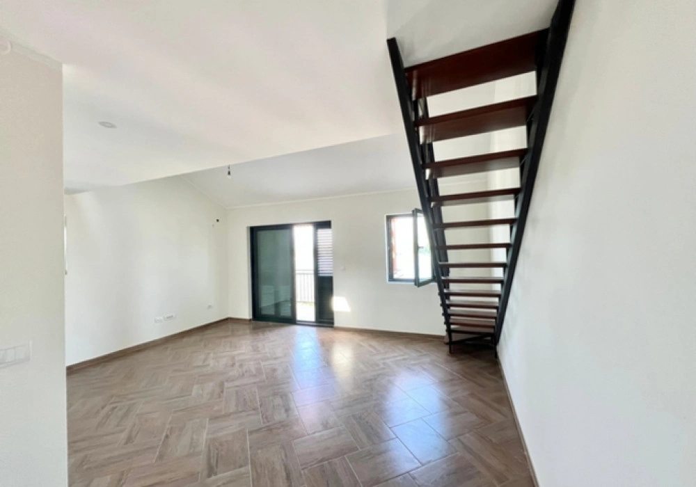 Stan na prodaju 2 собе, 98 m². Tivat. 