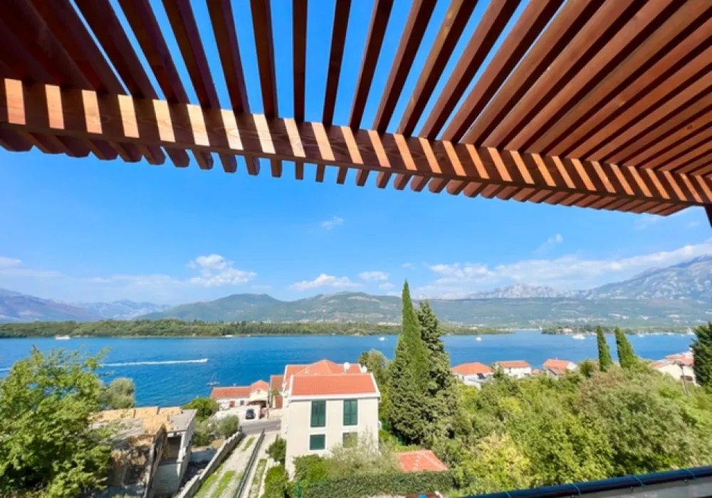 Stan na prodaju 2 собе, 98 m². Tivat. 