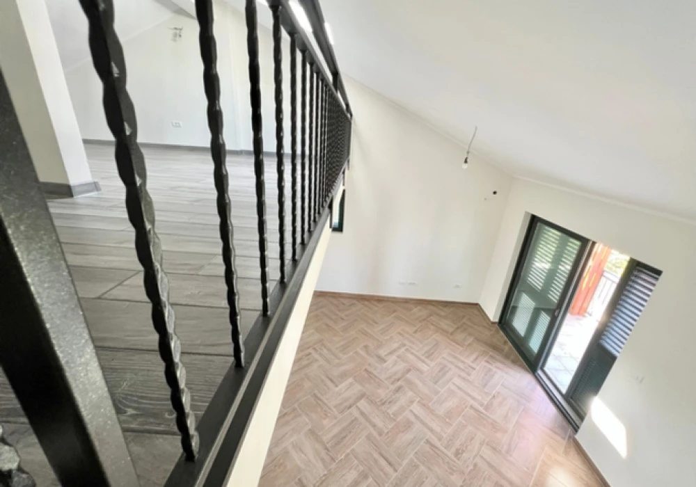 Stan na prodaju 2 собе, 98 m². Tivat. 