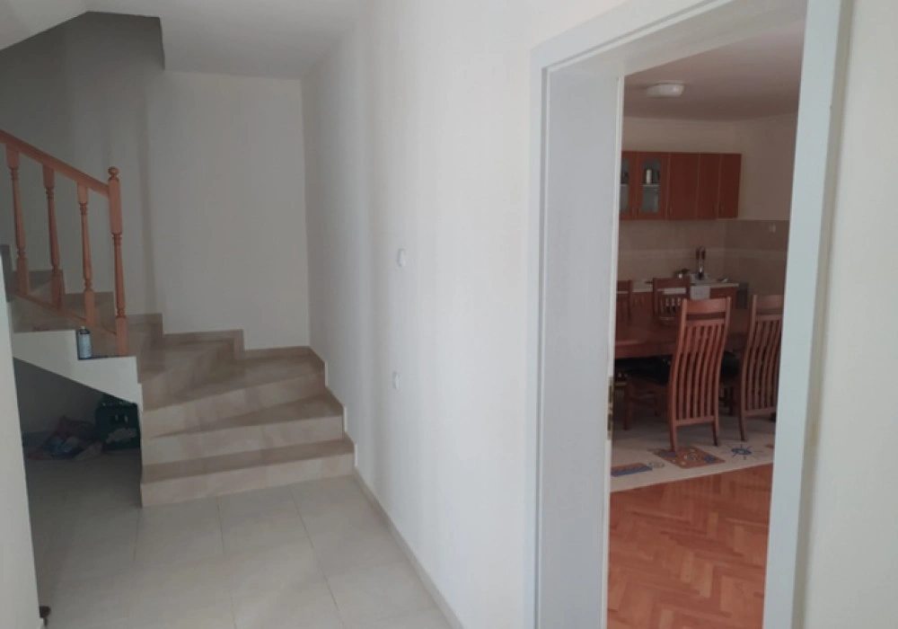 House for sale 3 rooms, 150 m². Uteha. 