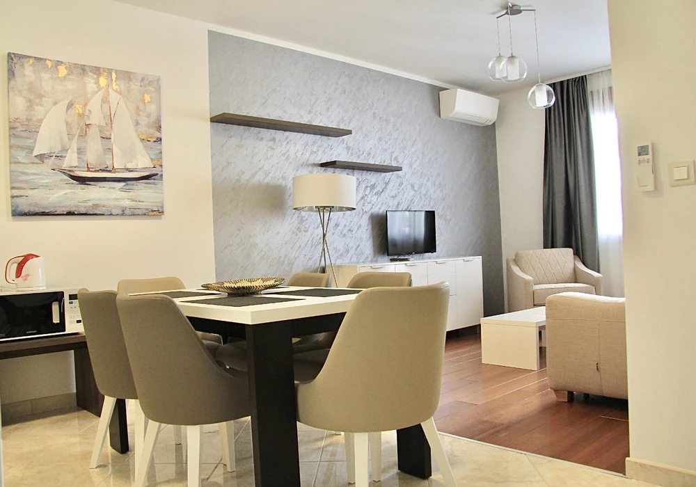 Apartments for sale 3 rooms, 93 m². Becici. 