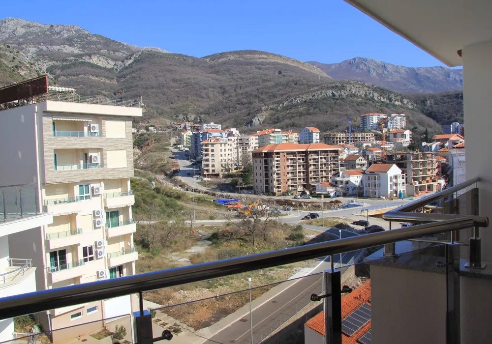 Apartments for sale 3 rooms, 93 m². Becici. 