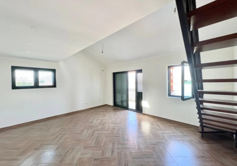 Stan na prodaju 2 собе, 102 m². Tivat. 