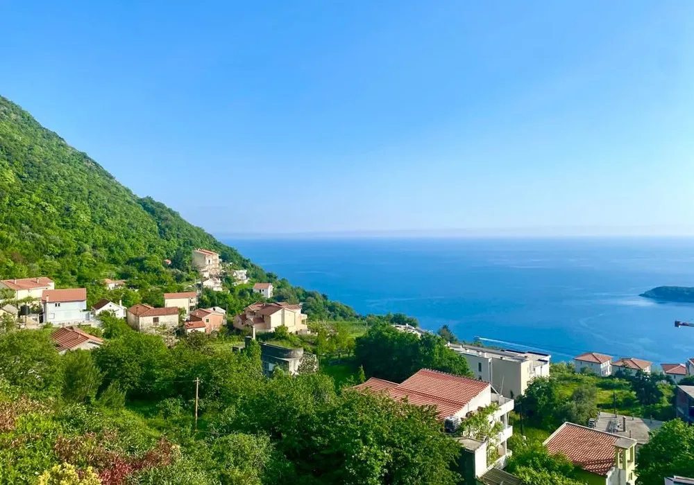 Apartments for sale 2 rooms, 77 m². Budva. 